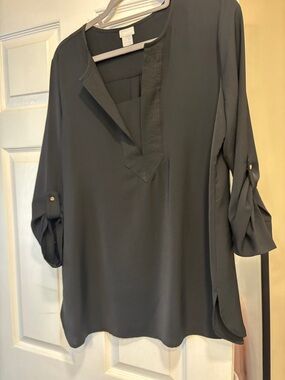 Chico’s Slate Black V-Slit Roll-Tab Tunic